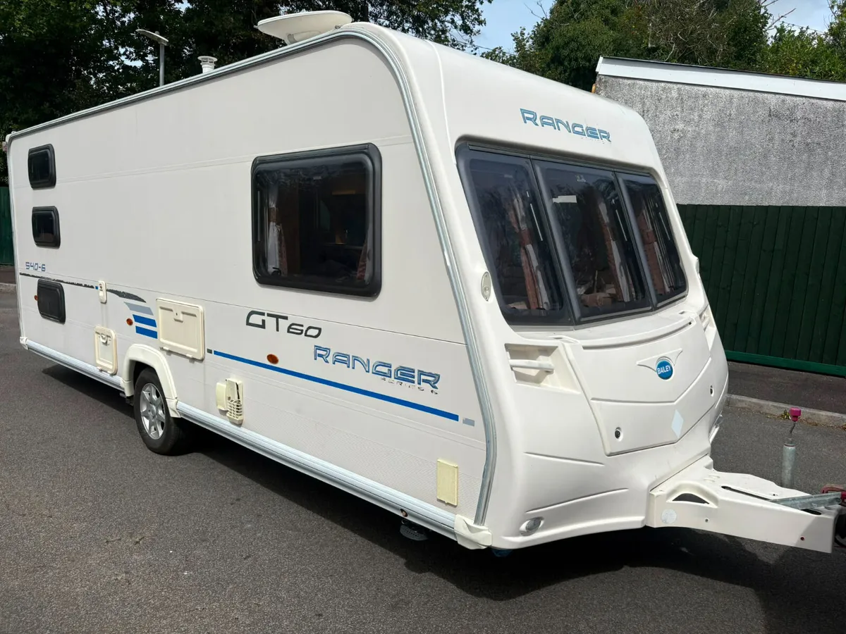 2010 Bailey Ranger 6 berth triple bunk bed caravan - Image 4