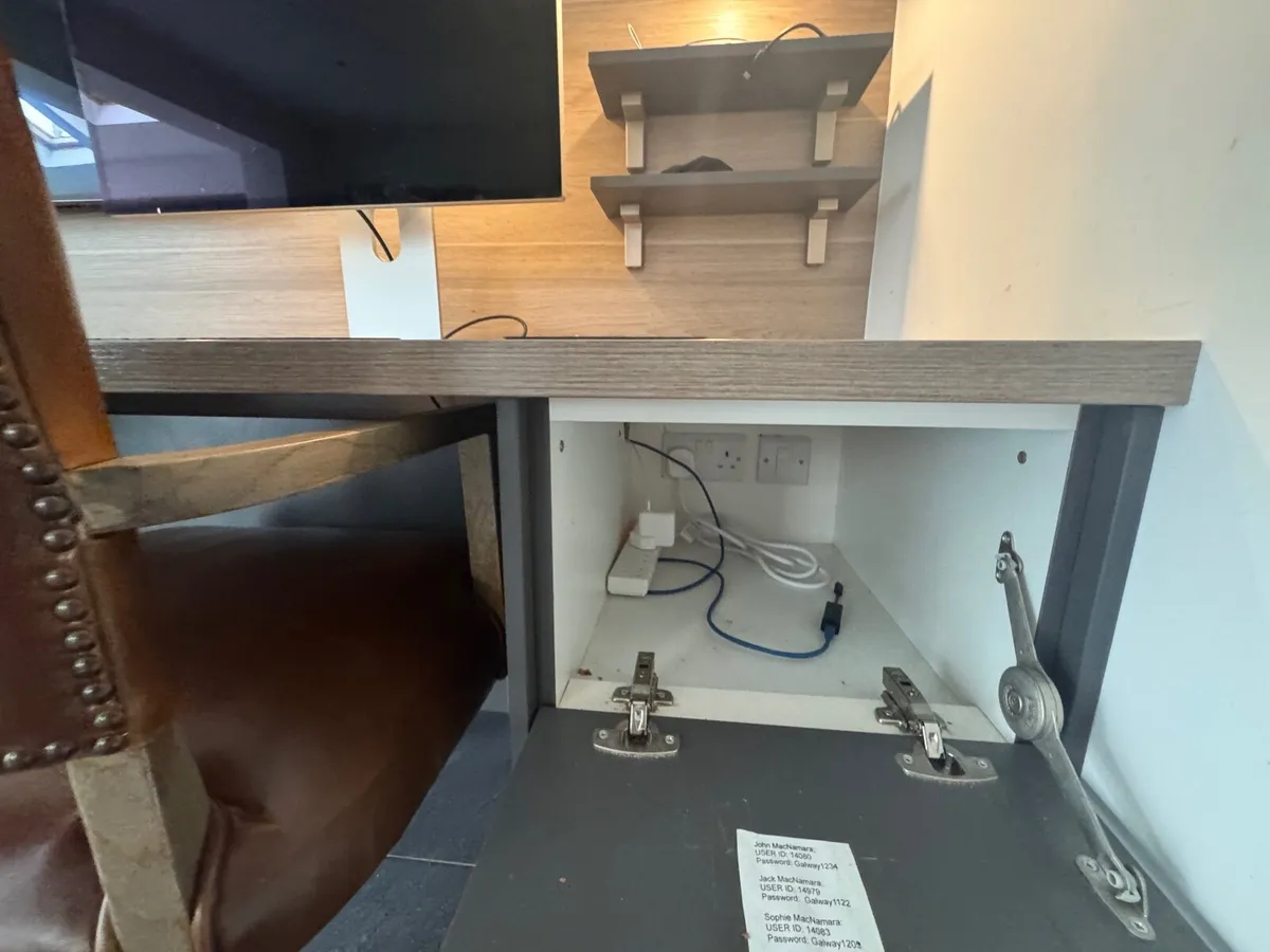 Fitted Office Unit with TV Mount + Chair - Image 3