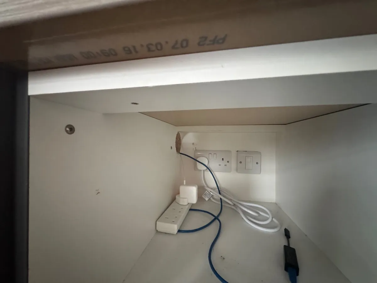 Fitted Office Unit with TV Mount + Chair - Image 4