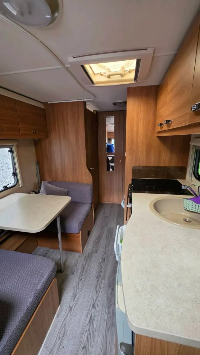 Caravan - Image 4