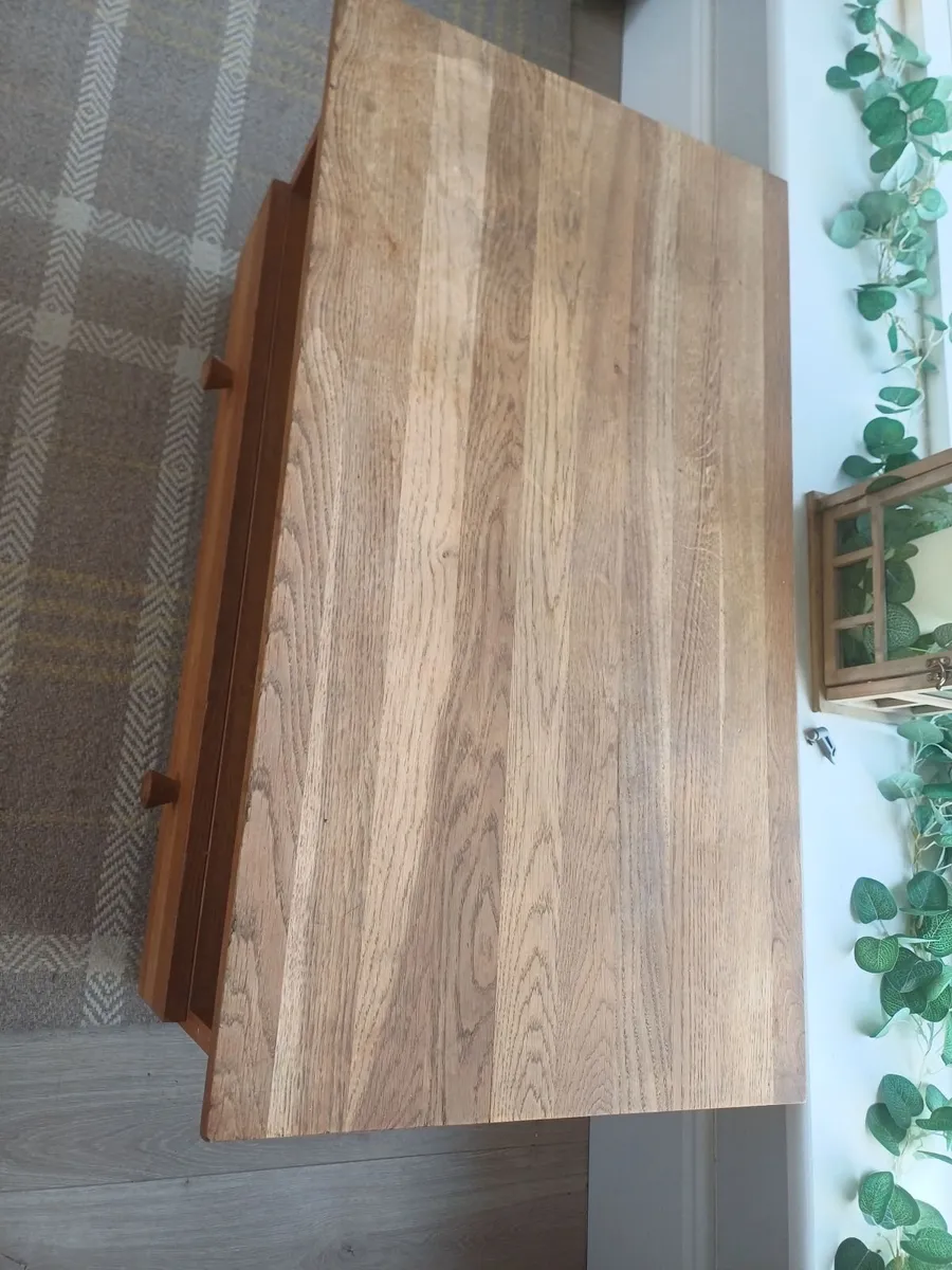TV stand - Image 2