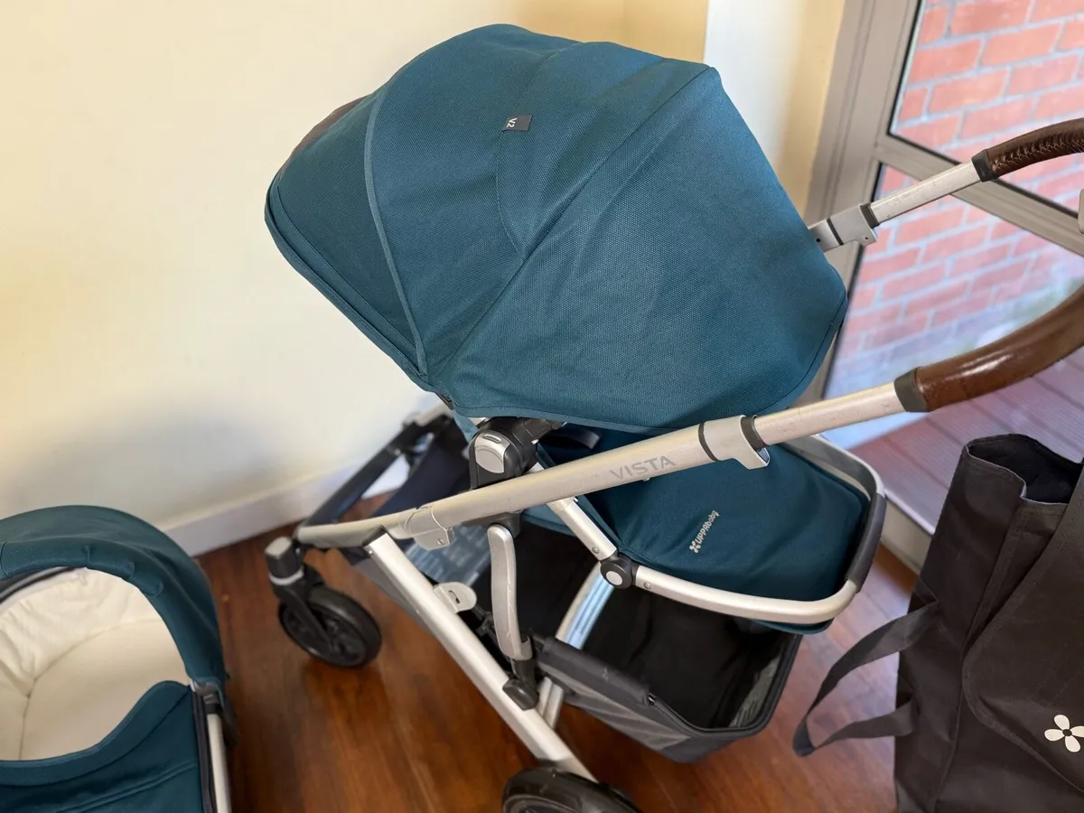 Uppababy Vista V2 travel system pram buggy - Image 2