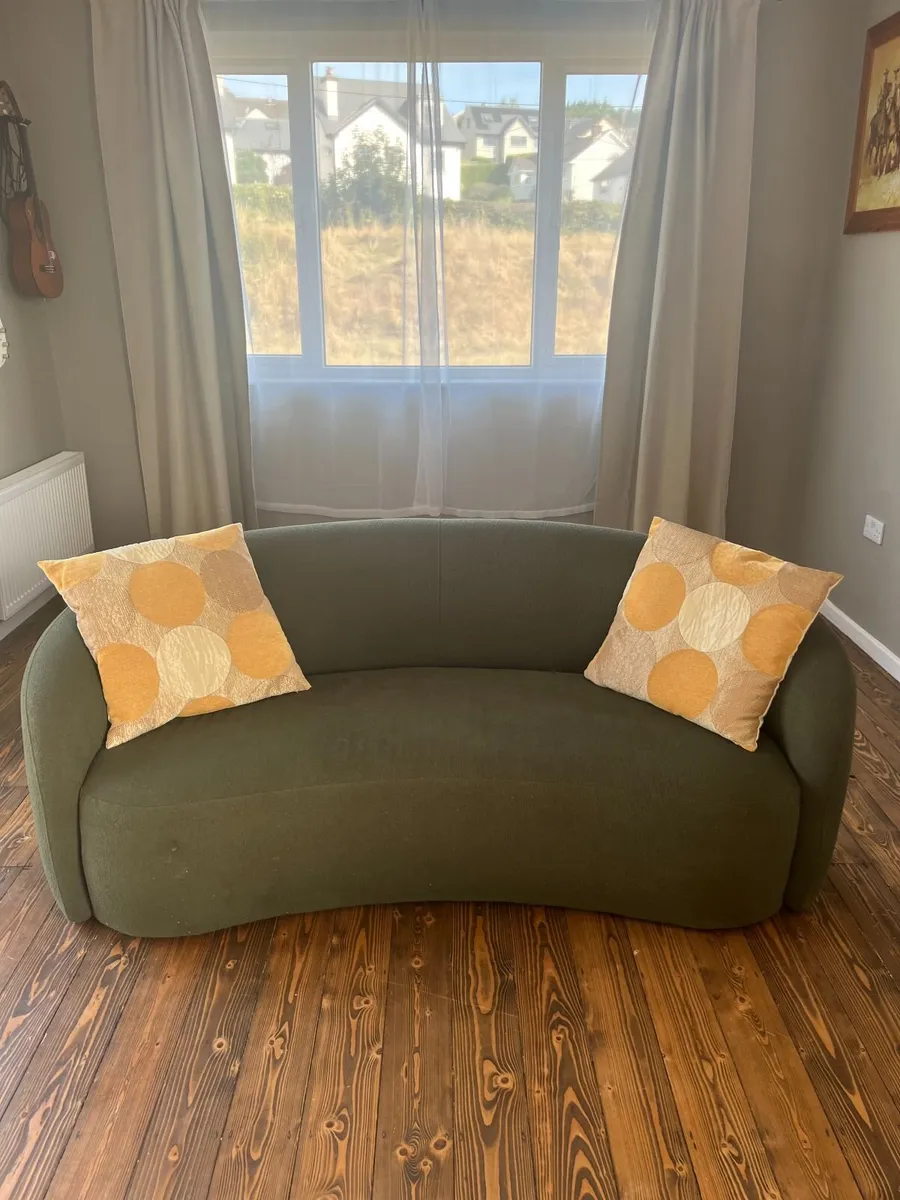 Couch - Image 2