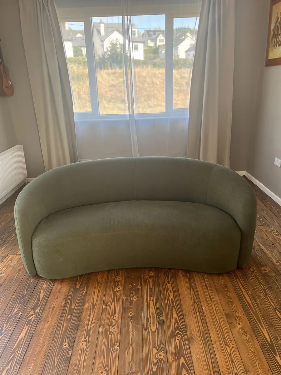 Couch - Image 4