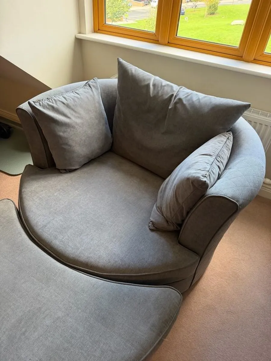 swivel couch - Image 2
