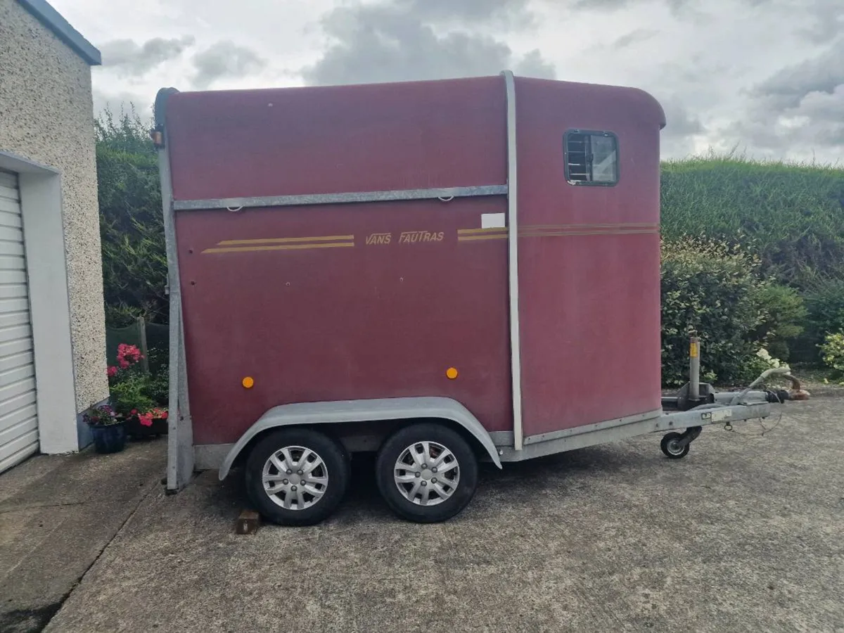 2 Horse Vans Fautras Trailer - Image 2