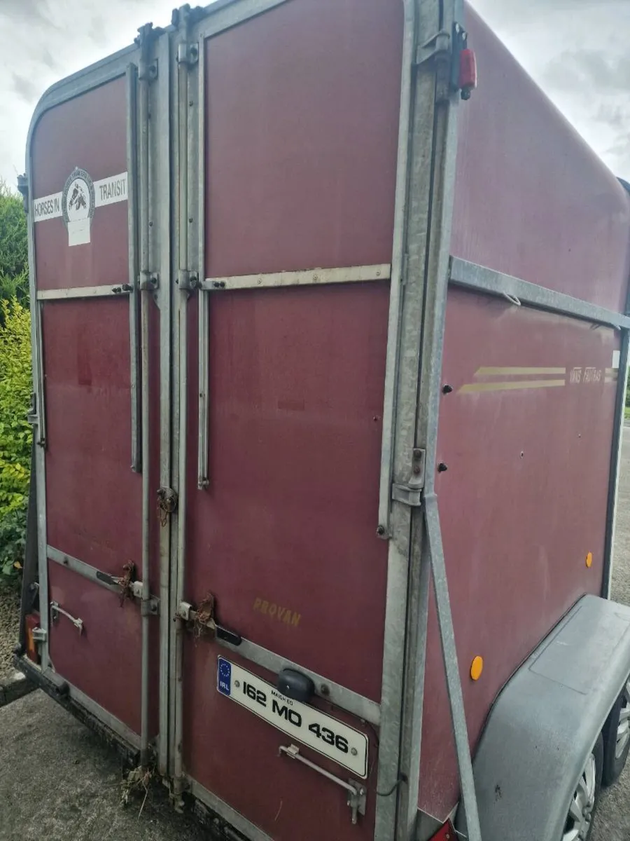 2 Horse Vans Fautras Trailer - Image 4