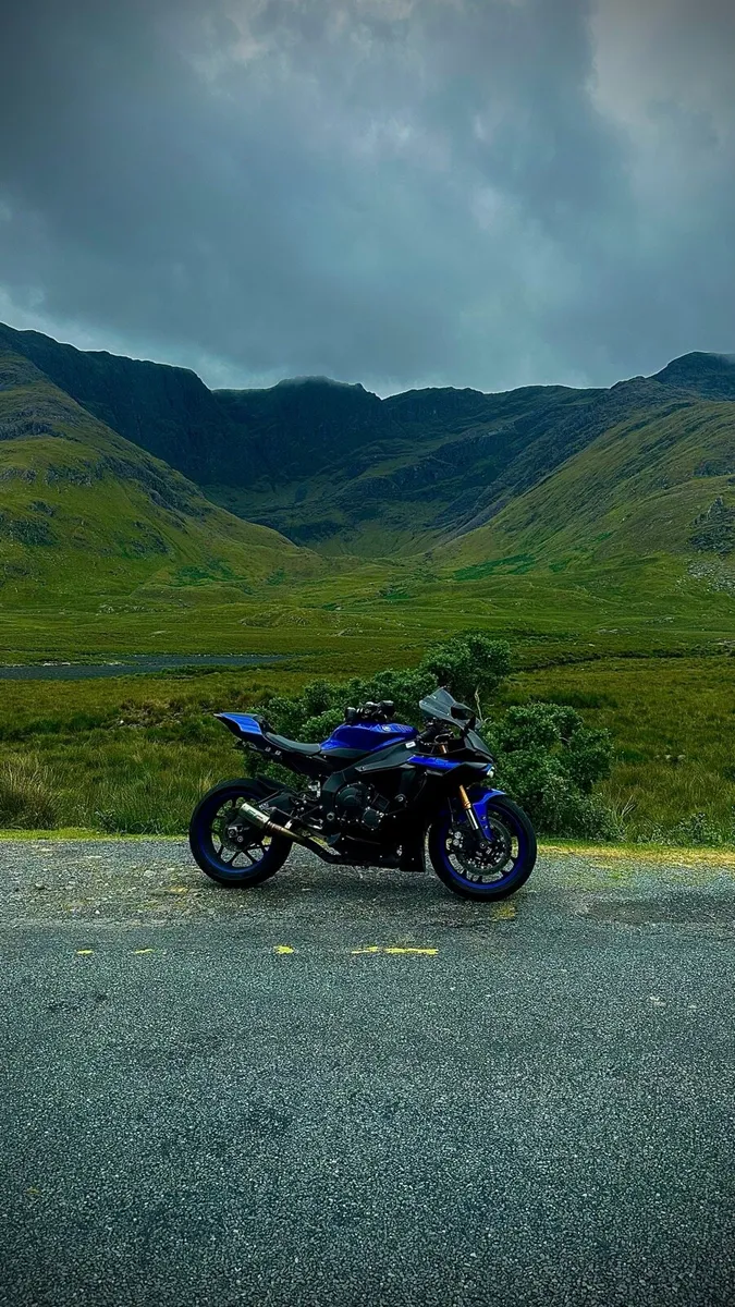 Yamaha R1 - Image 2