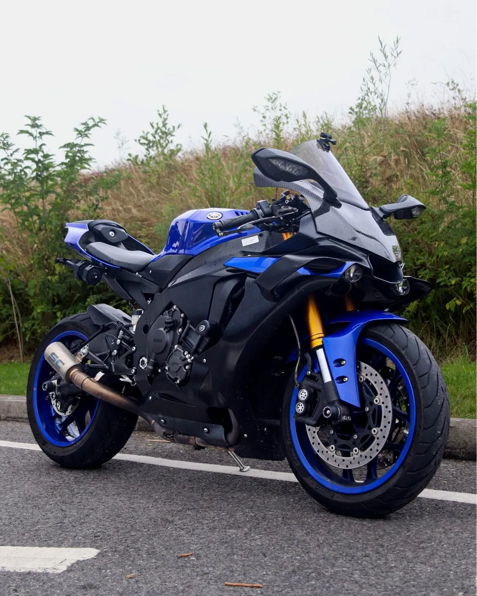 Yamaha R1 - Image 1