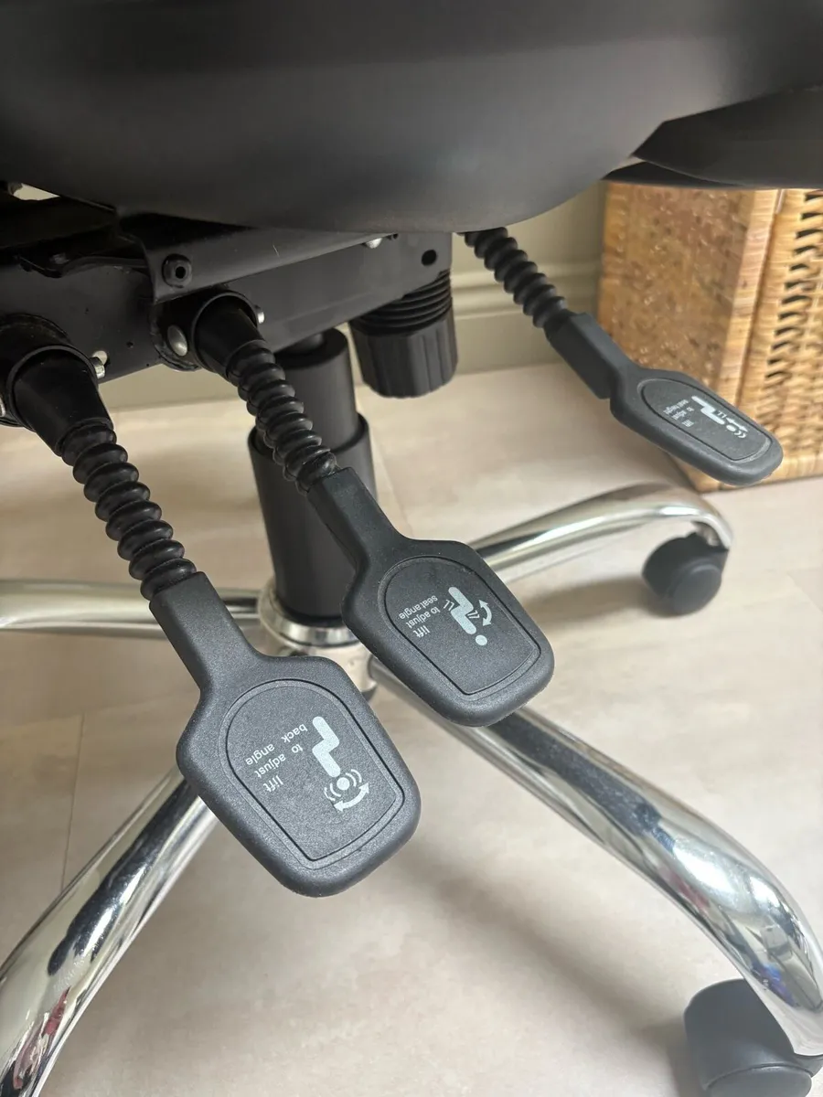 Ergonomic office Chair - Image 4