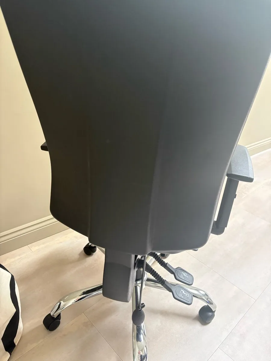 Ergonomic office Chair - Image 3