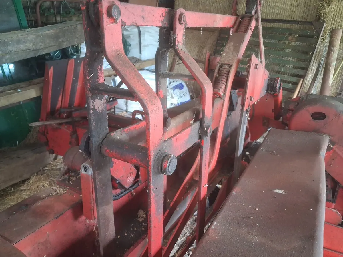 massey ferguson 20-8 baler - Image 3