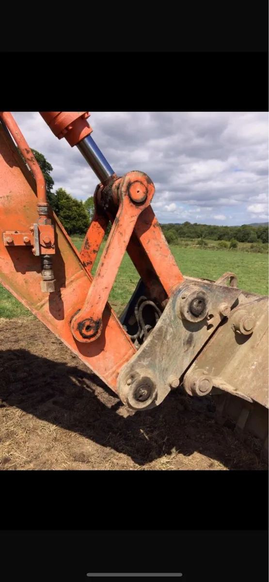 Kobelco E215 - Image 4