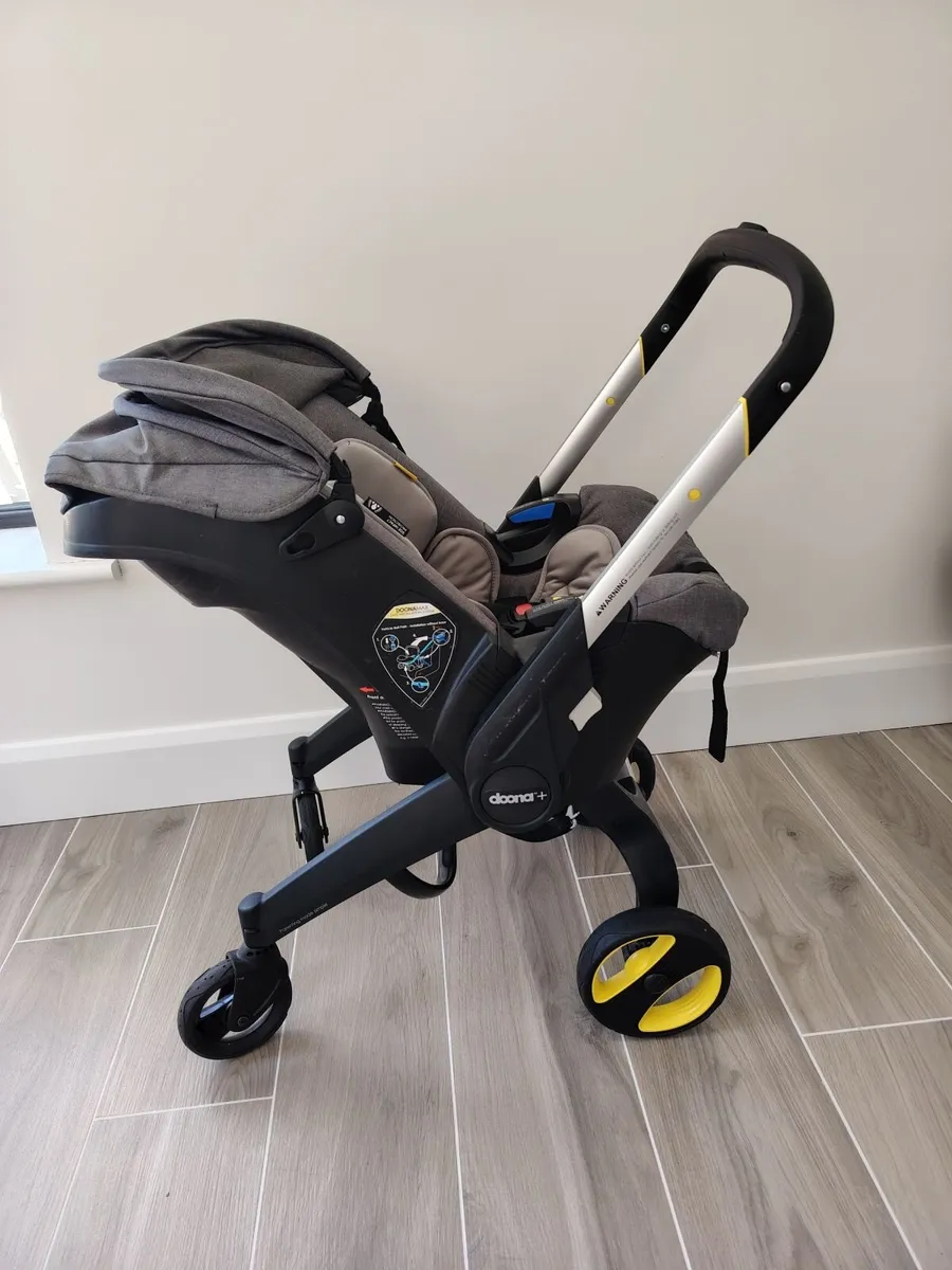 Doona buggy and isofix - Image 1