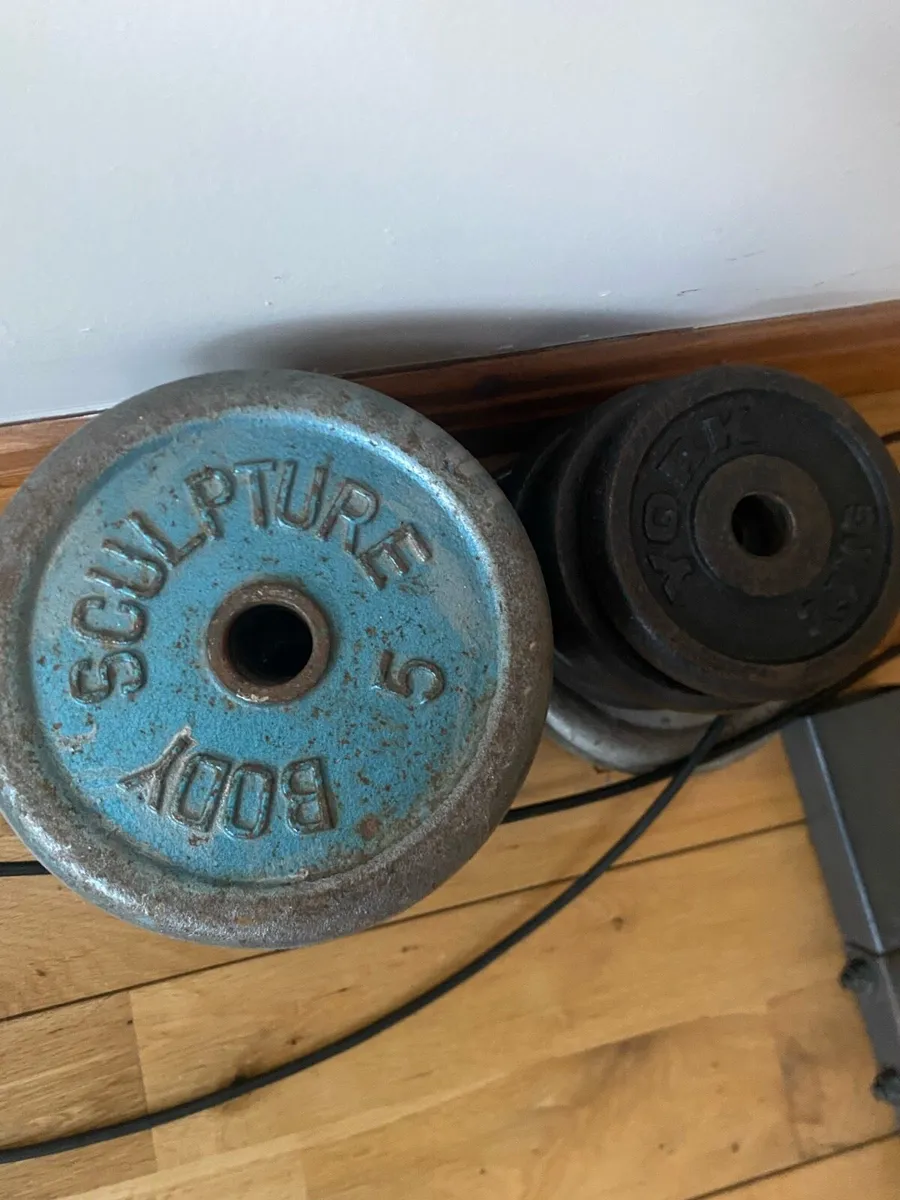 Weight bench, bar and metal weights - Image 4