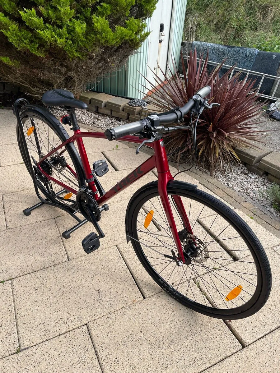 Trek FX3 hybrid bike - Image 1