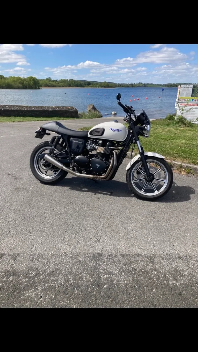Triumph bonneville T100 - Image 1