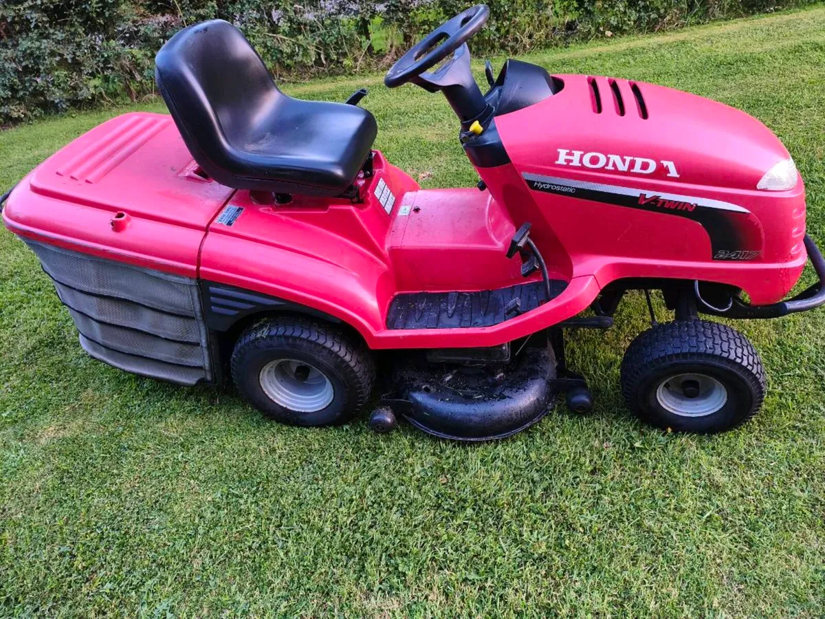 Ride on mower - Image 3