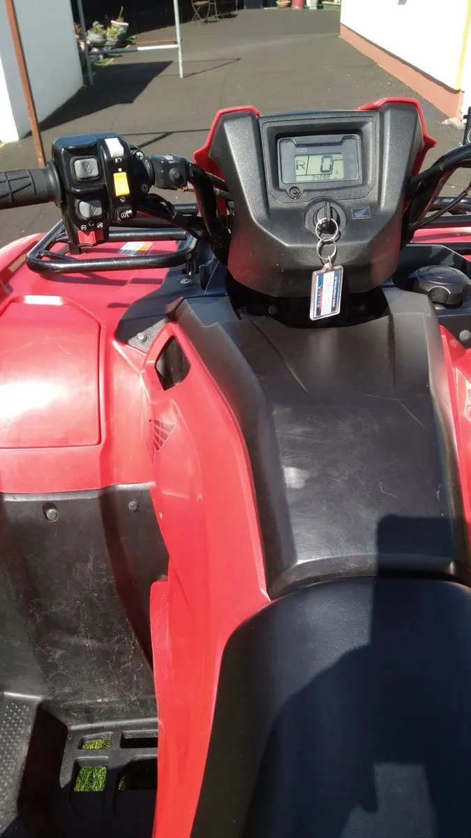 Quad and fertilizer spreader - Image 2