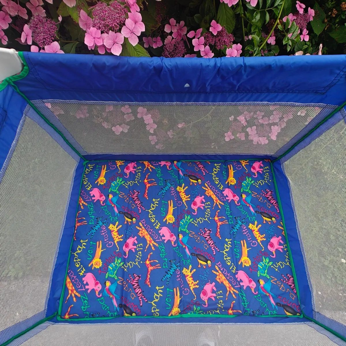 Travel cot/play pen, useful, clean & perfect - Image 4