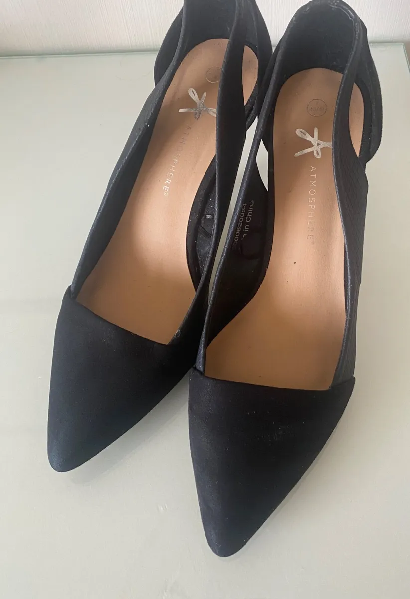 Ladies black shoes - Image 1