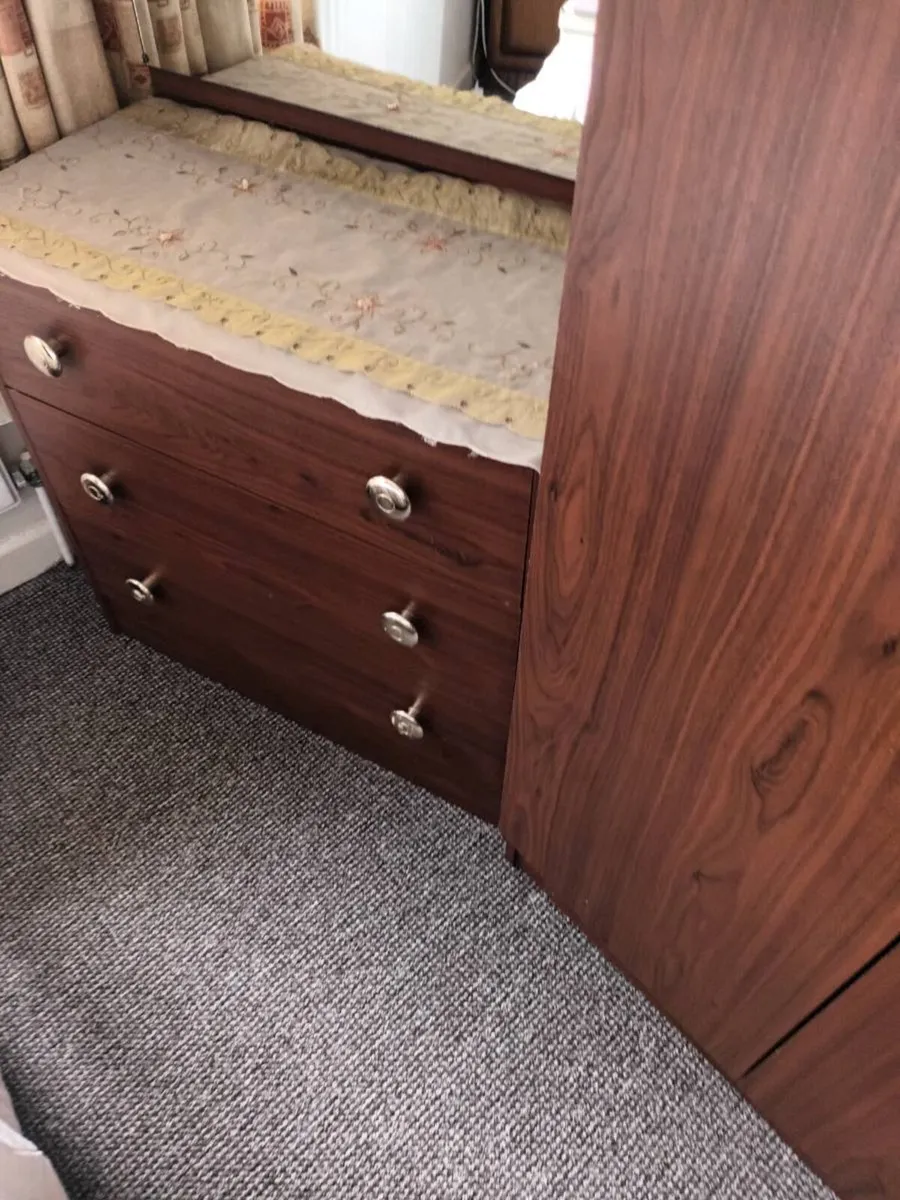 Wardrobe  and dressing table - Image 2