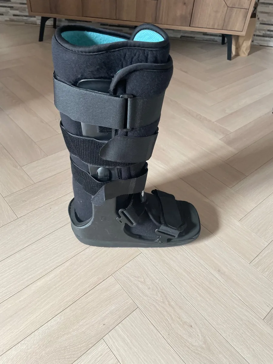Walker Boot Size Large Pneumatic Cam Walking Splin - Image 1
