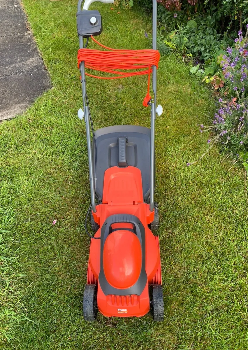 Flymo SimpliMow 300 Lawnmower & Strimmer - Image 1