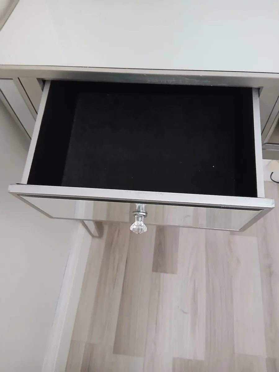 Console table - Image 2