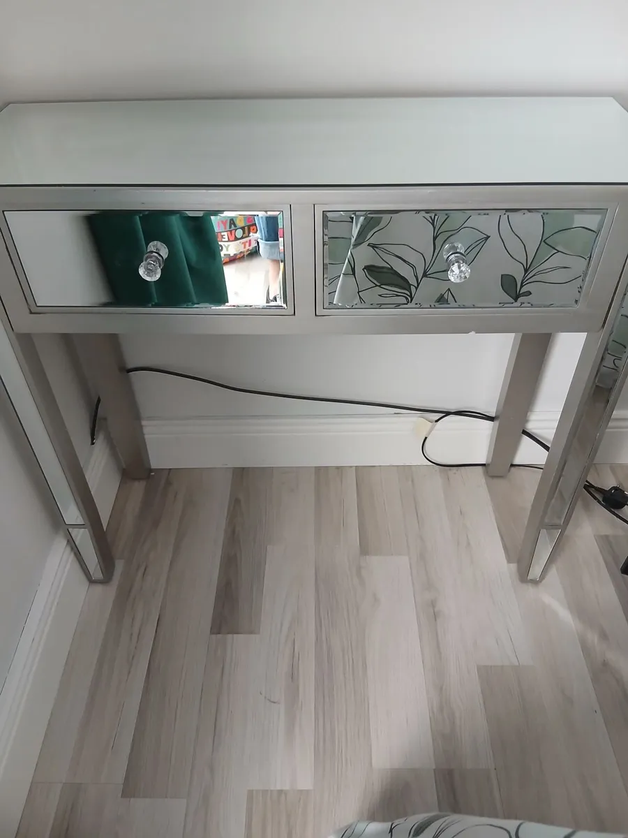 Console table - Image 3
