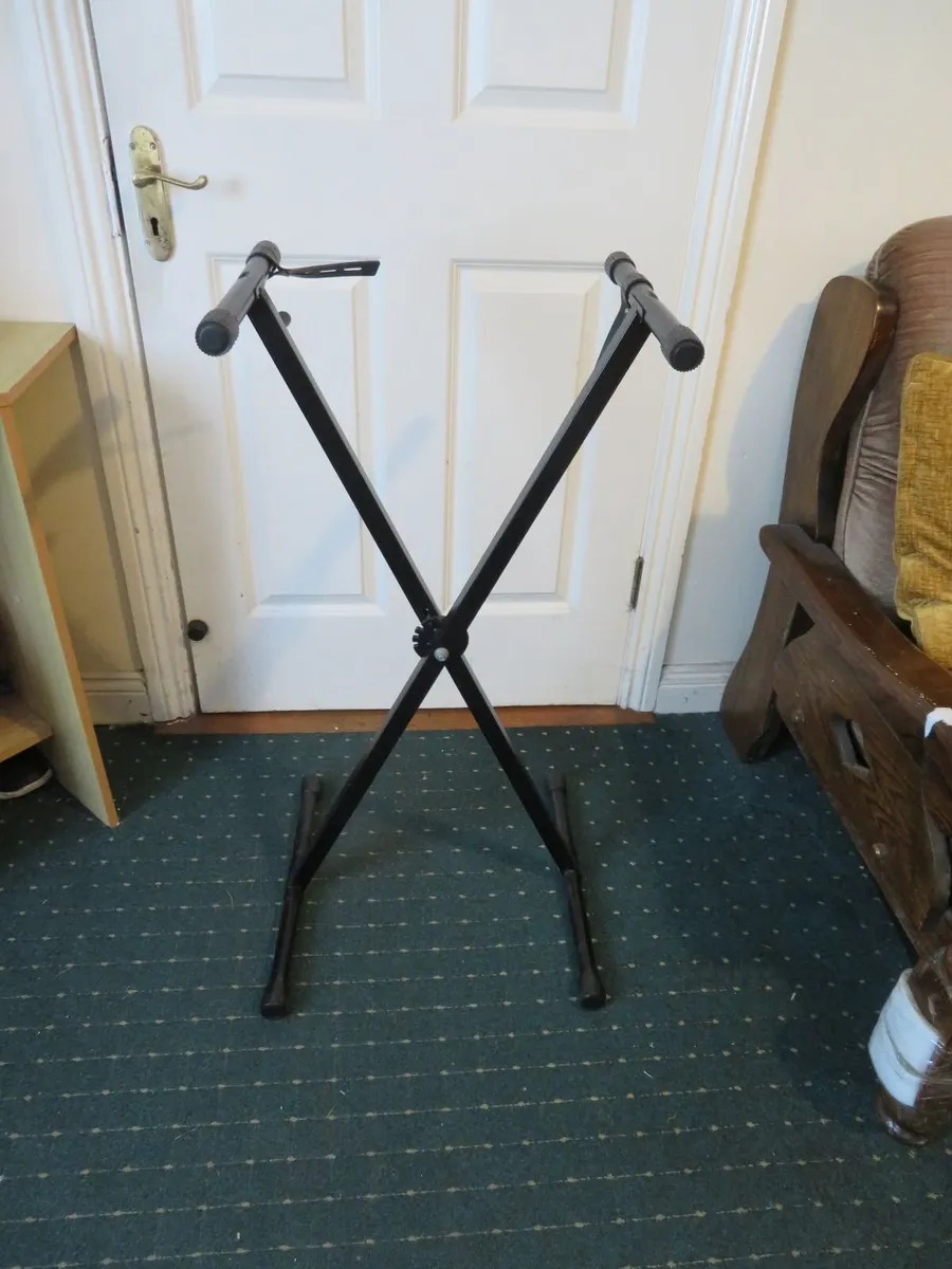 2 Keyboard stands - Image 1