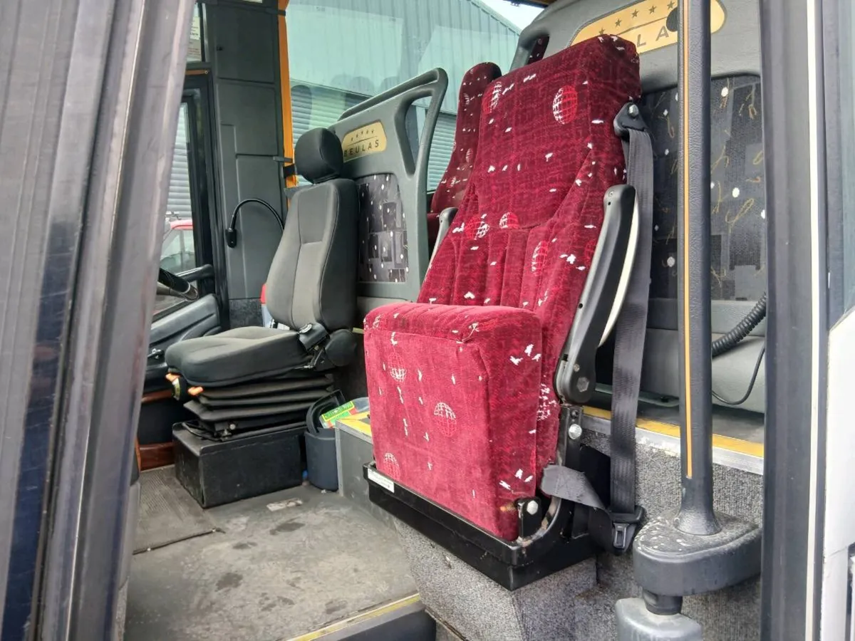 70 seaters - Image 3