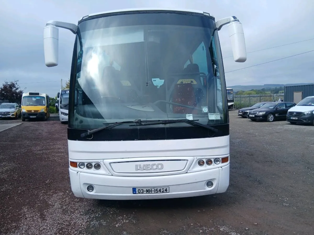 70 seaters - Image 1