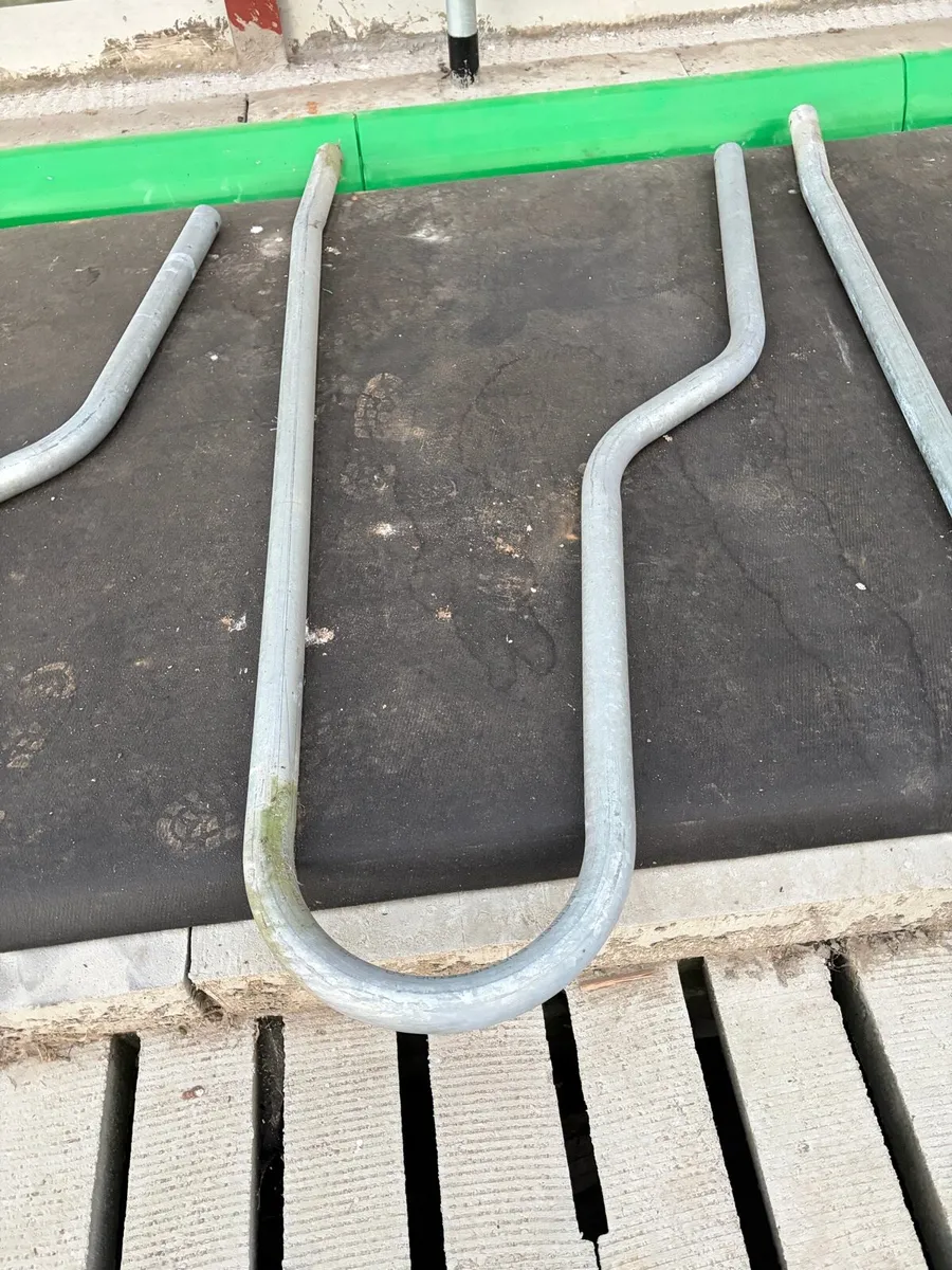 1,900mm CUBICLE LOOPS – £35 EACH - Image 3