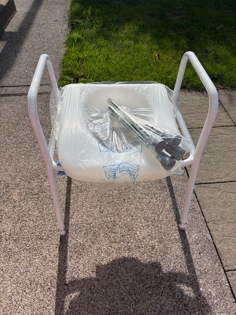 Medguard Raised Toilet Seat Frame - Image 4