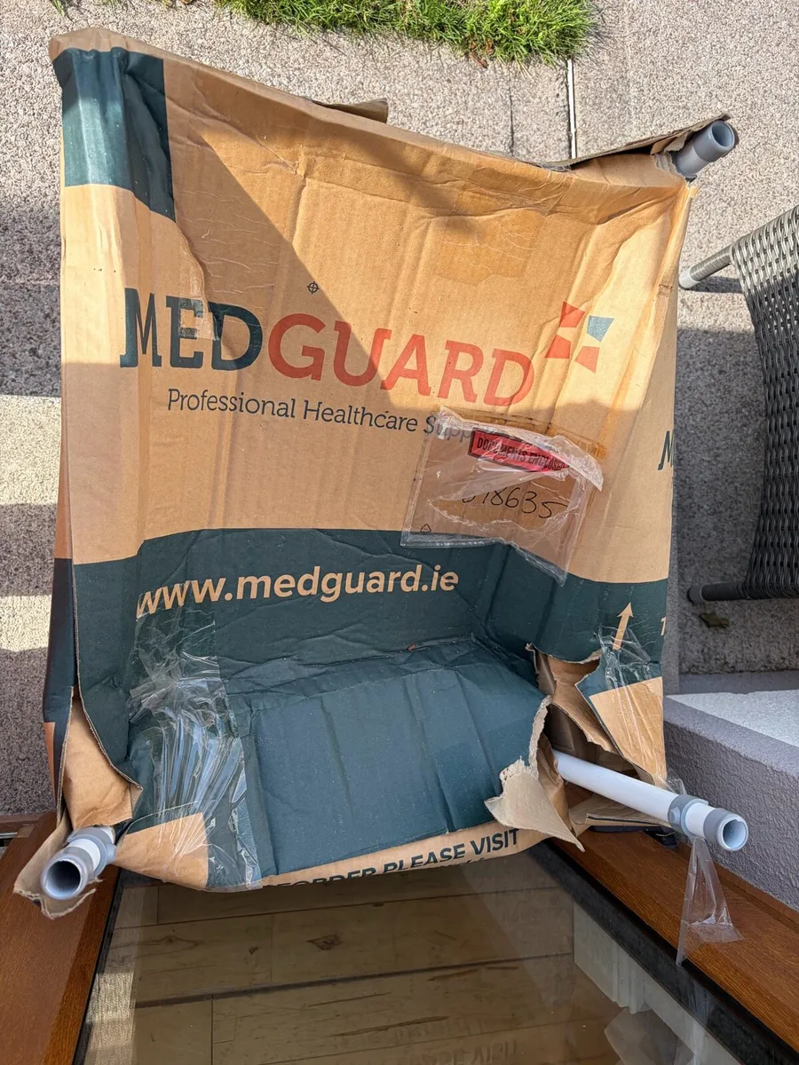 Medguard Raised Toilet Seat Frame - Image 3