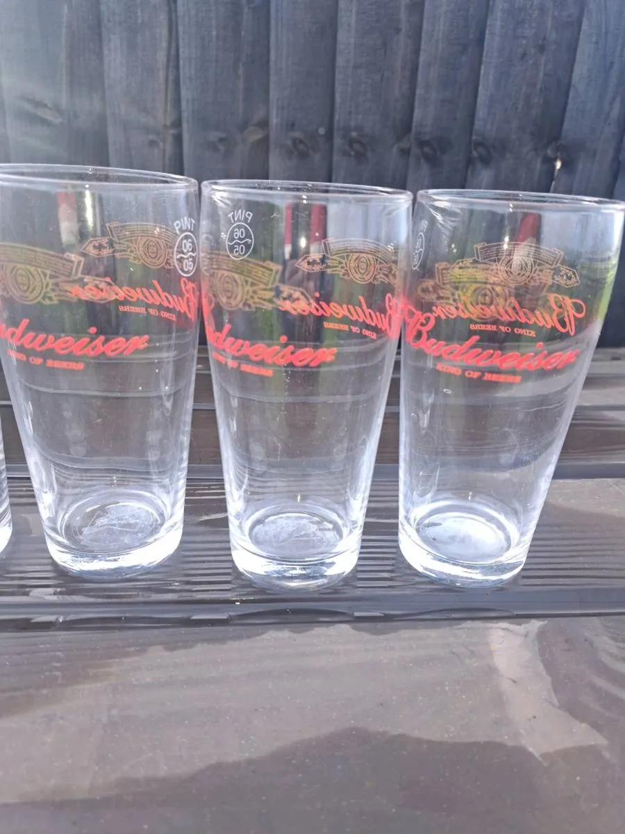 New budwiser  pint glasses - Image 2