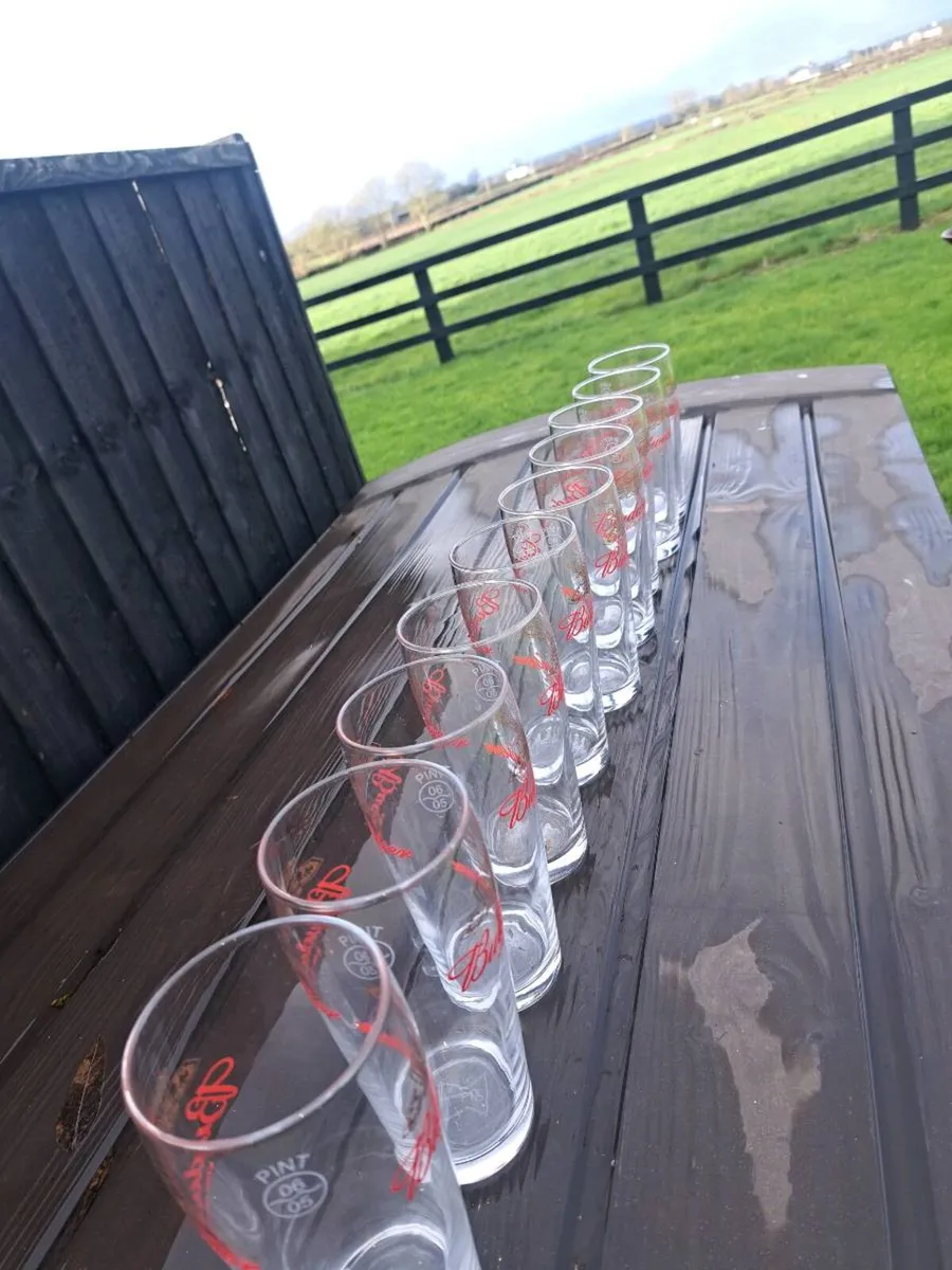 New budwiser  pint glasses - Image 3