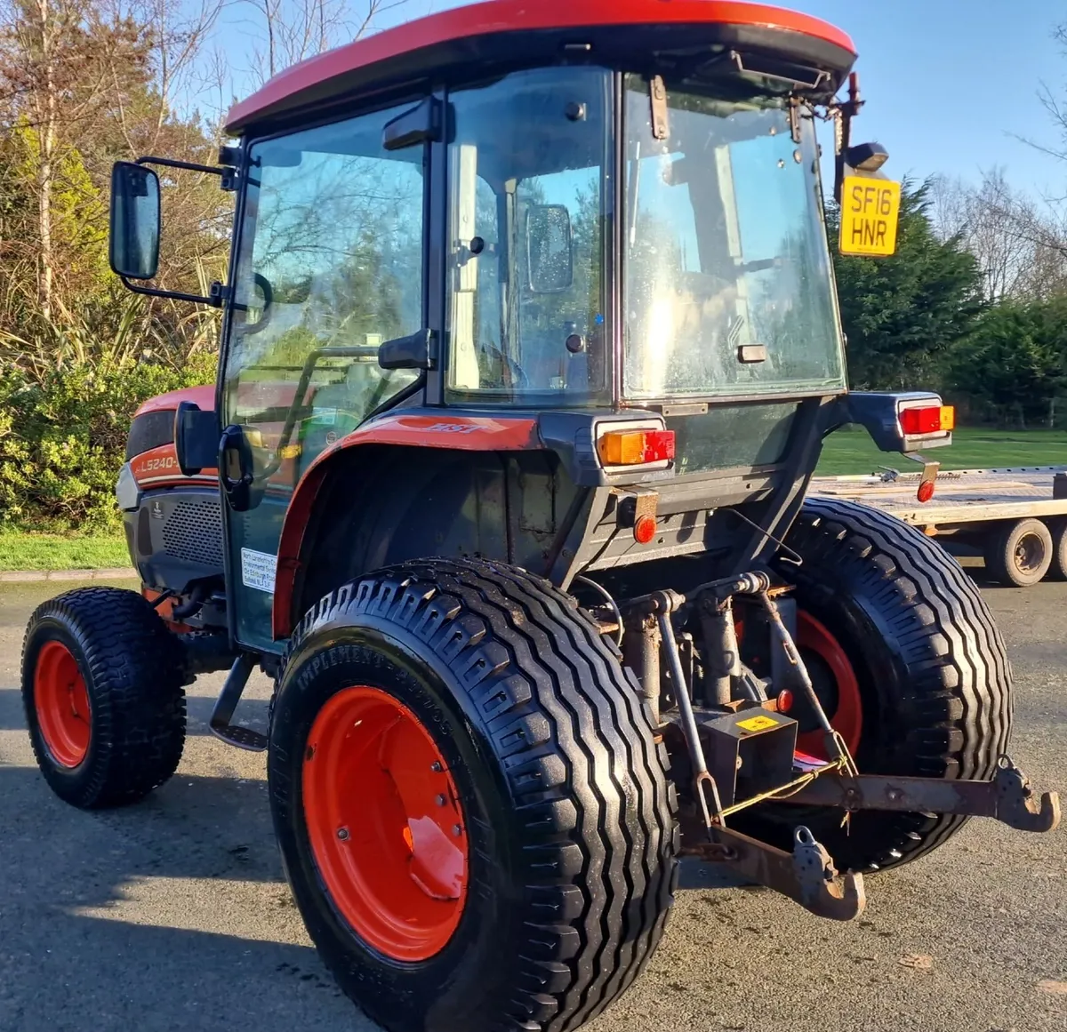 Kubota L5240-II 54hp Compact Tractor - Image 2