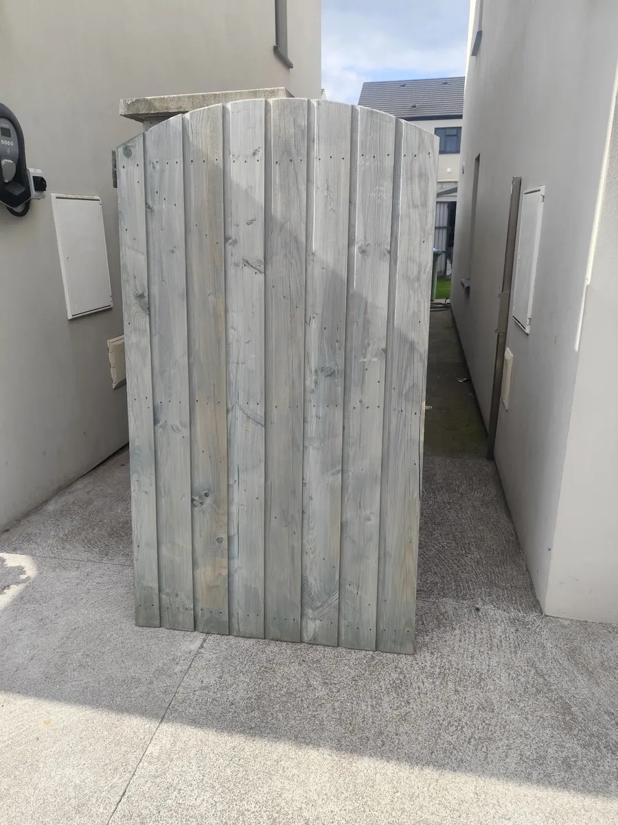 Timber side gate - Image 1