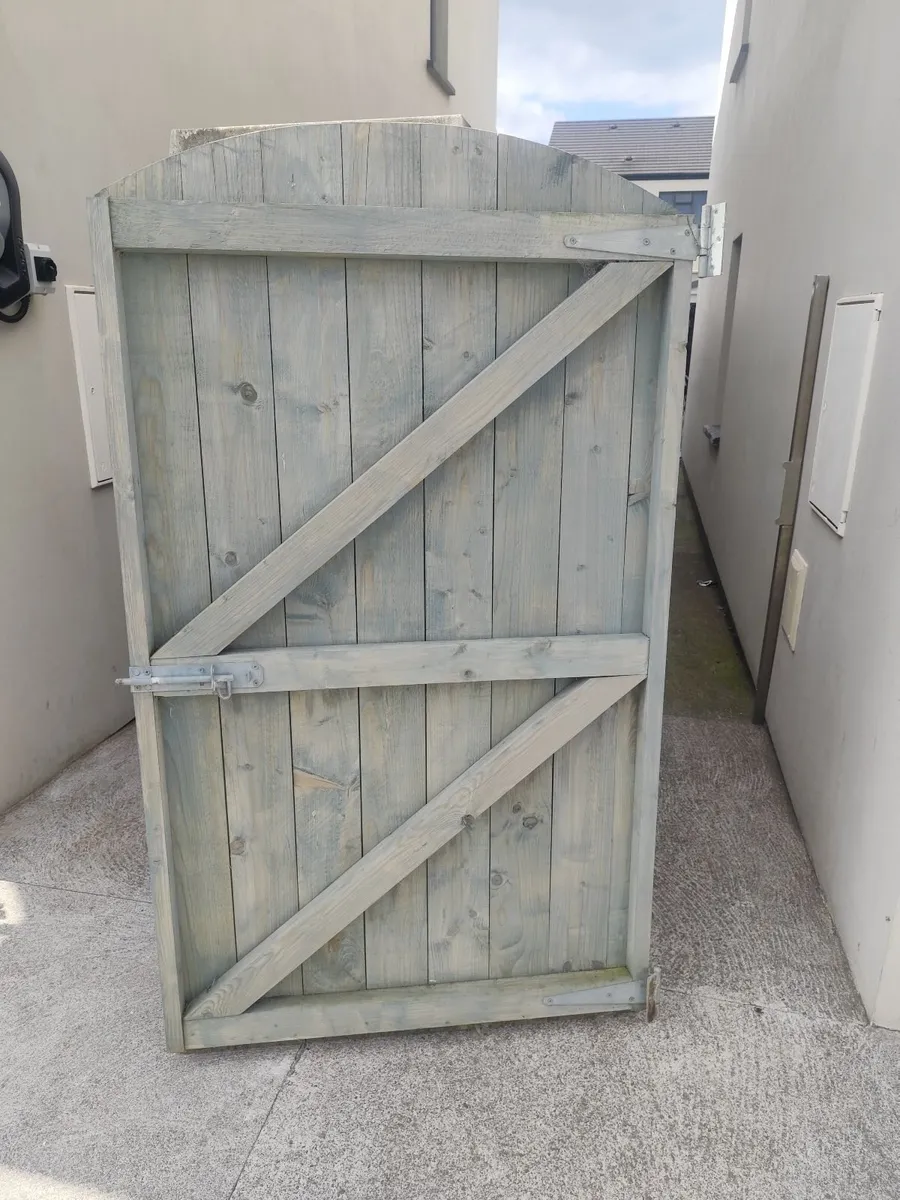 Timber side gate - Image 4
