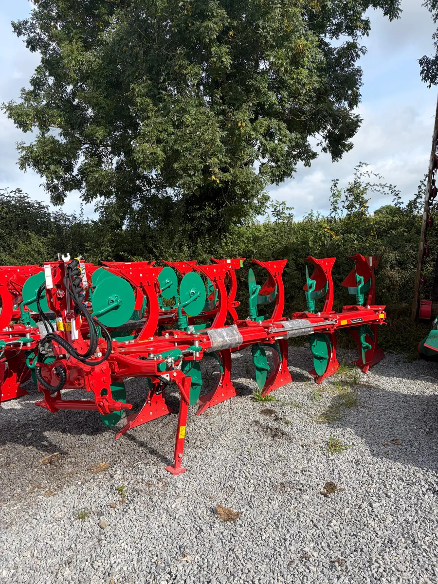 Kverneland Ploughs In Stock - Image 3
