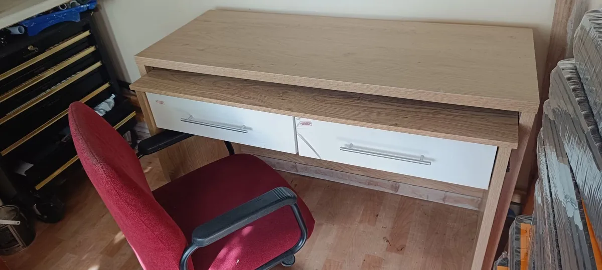 Computer desk - Image 2
