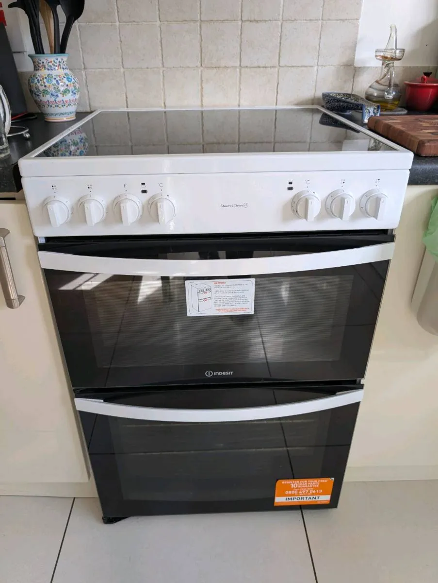 Indesit ID67V9KMW/UK 60cm Electric Double Cooker - Image 1