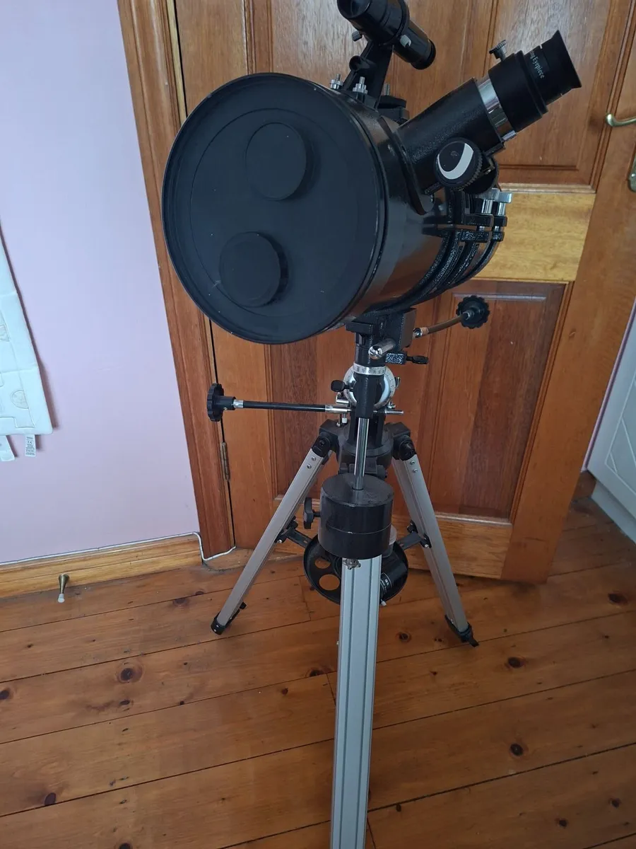 Celestron 127mm Reflector Telescope - Image 3