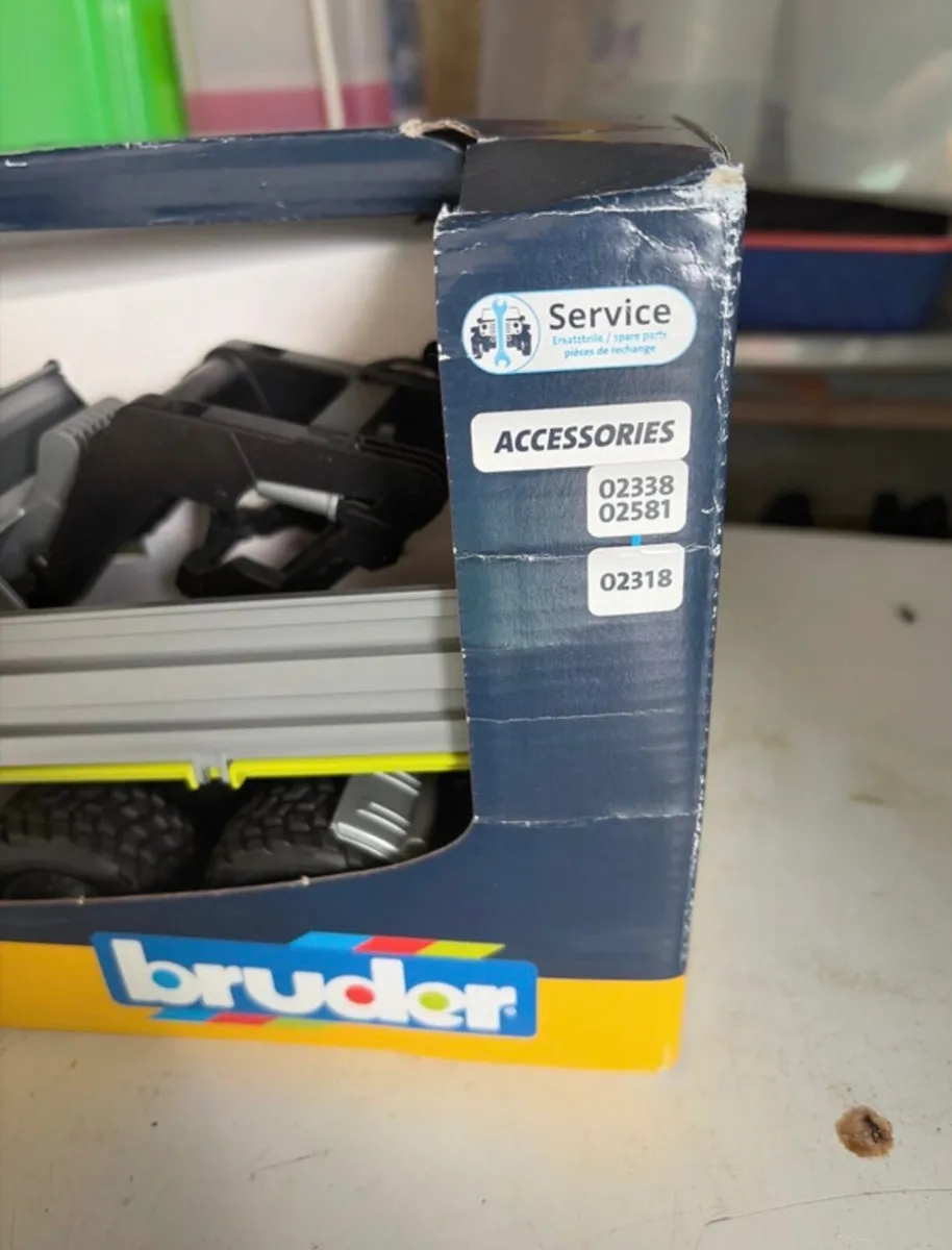 Bruder Tractor & Trailer - Image 3