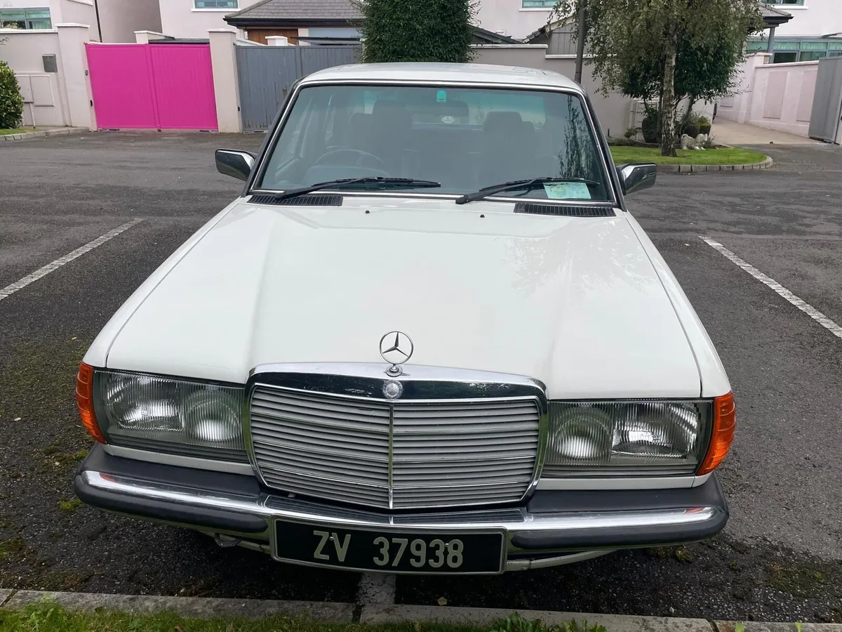 *LOW MILEAGE* 1984 Mercedes 300D - Image 1