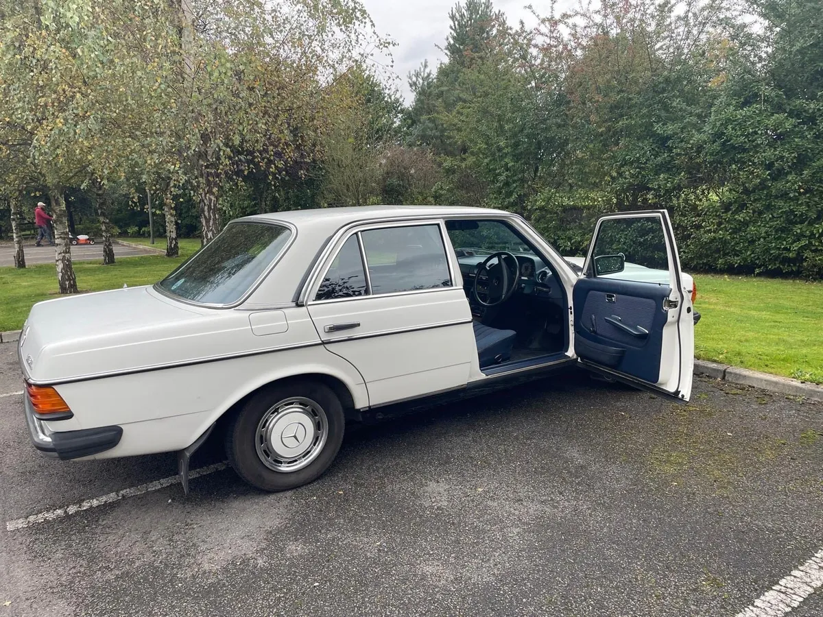 *LOW MILEAGE* 1984 Mercedes 300D - Image 2