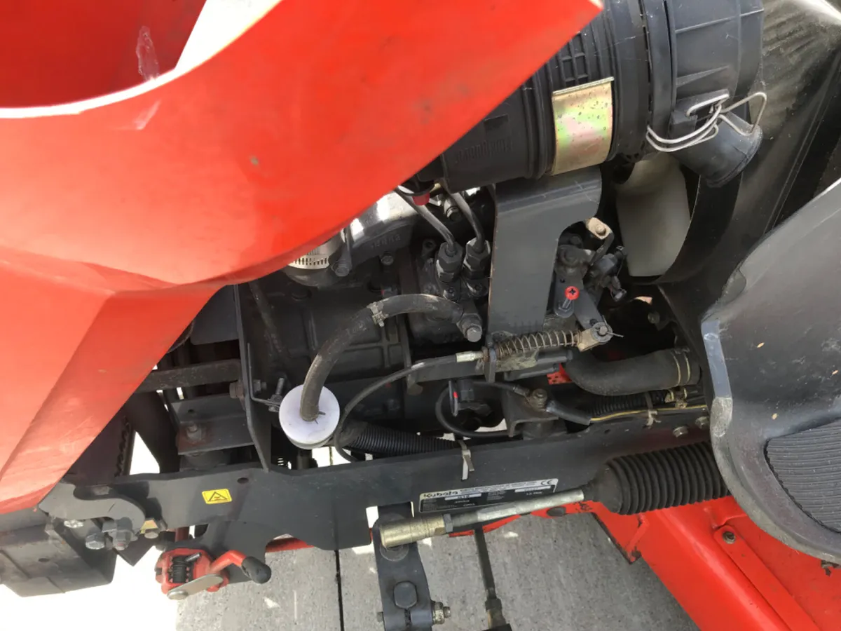 Kubota G18 diesel lawnmower ride on - Image 4