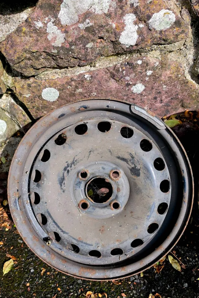 Two 14" steel wheels 4x100 - Image 3